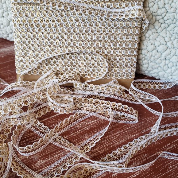 Ivory & Metallic Gold Scalloped Trim - 1/2" inch x 12 yards - Picture 5 of 8